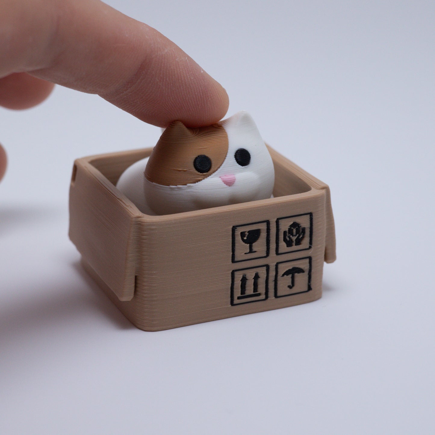 Box Cat Clicker Keychain (Brown/White)