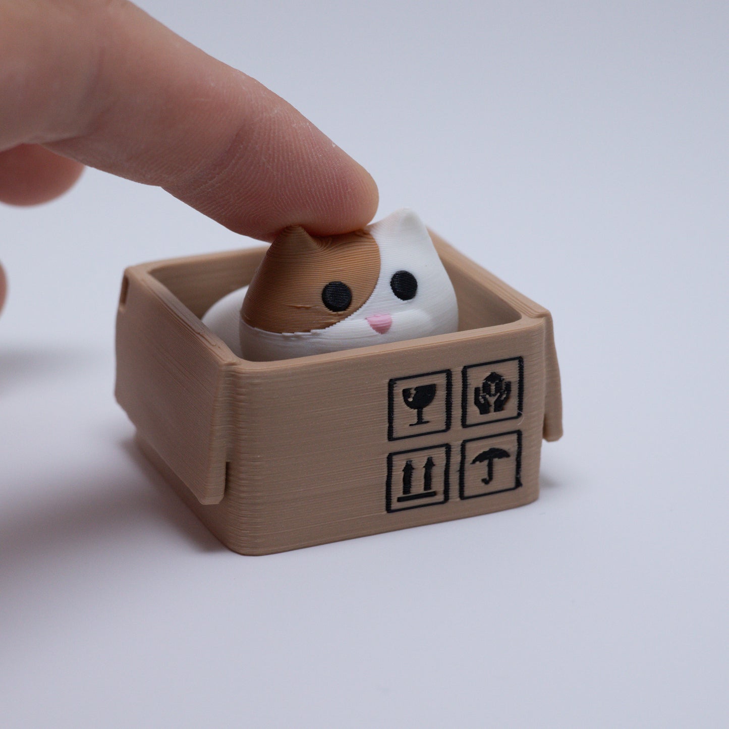 Box Cat Clicker Keychain (Brown/White)